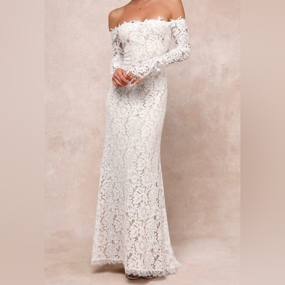 BNWT Romance Dreamer White Lace Off-the-Shoulder Maxi Dress